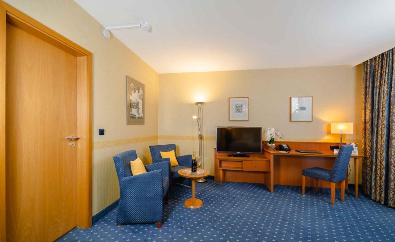 Plaza Inn Koeln Pulheim Exterior foto